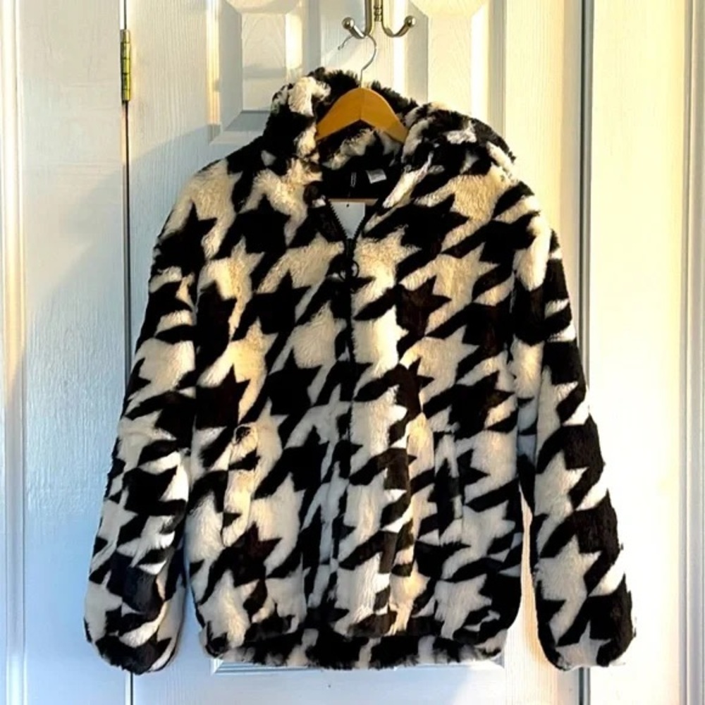 H&M Faux Fur Houndstooth Star Bomber Jacket Black White Size XXS Hoodie